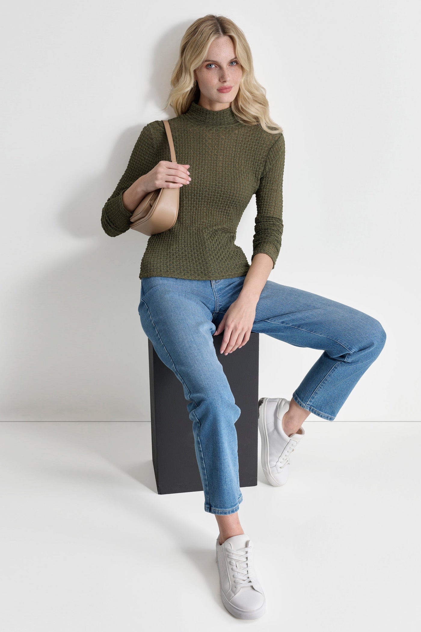 PEBBLE LACE TURTLENECK