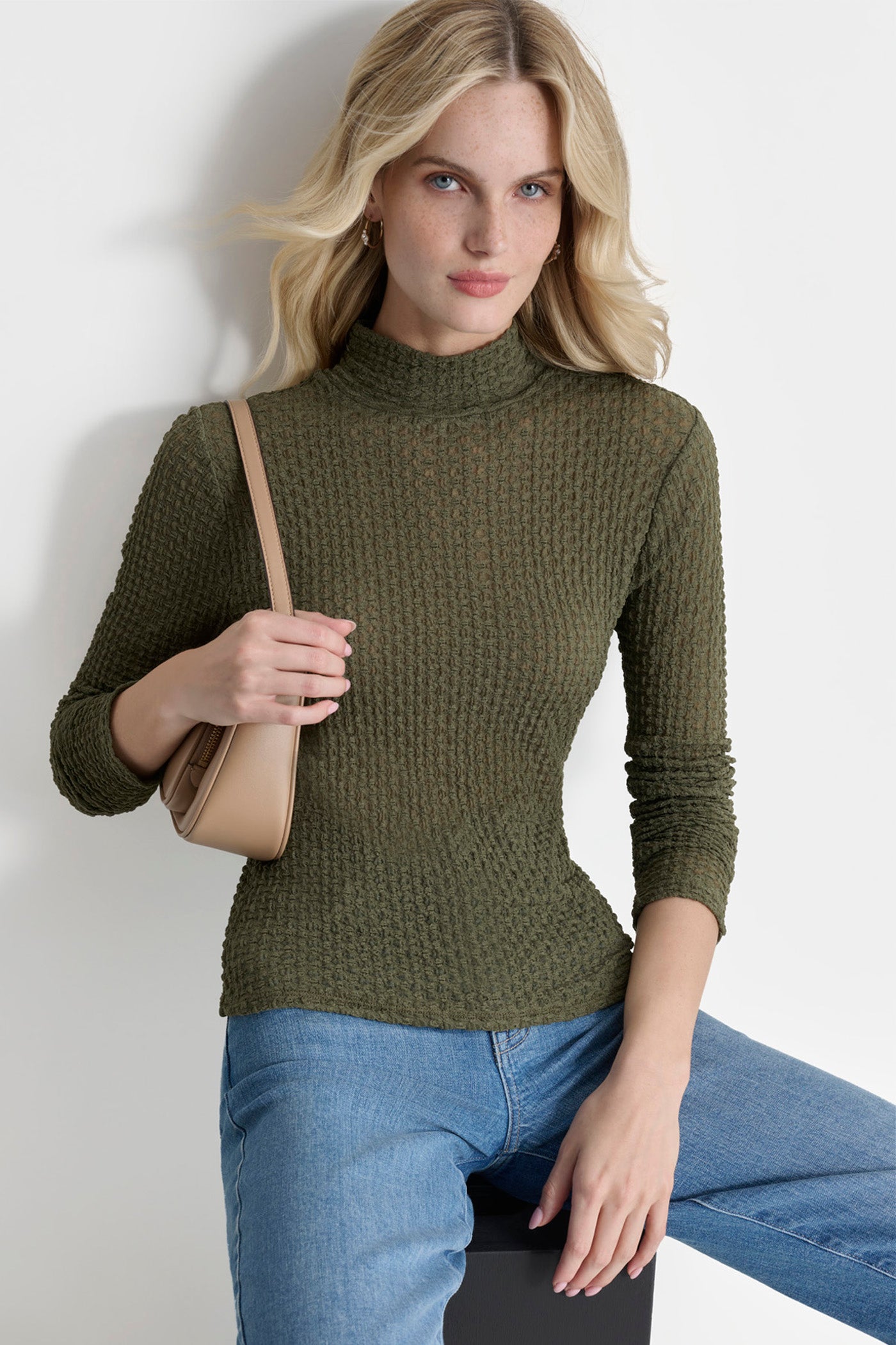 PEBBLE LACE TURTLENECK