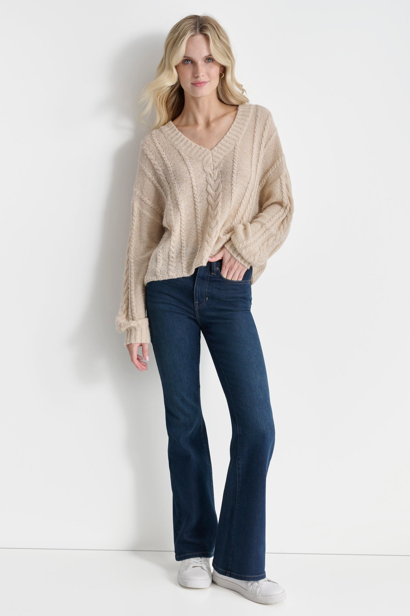 CABLE KNIT V-NECK SWEATER