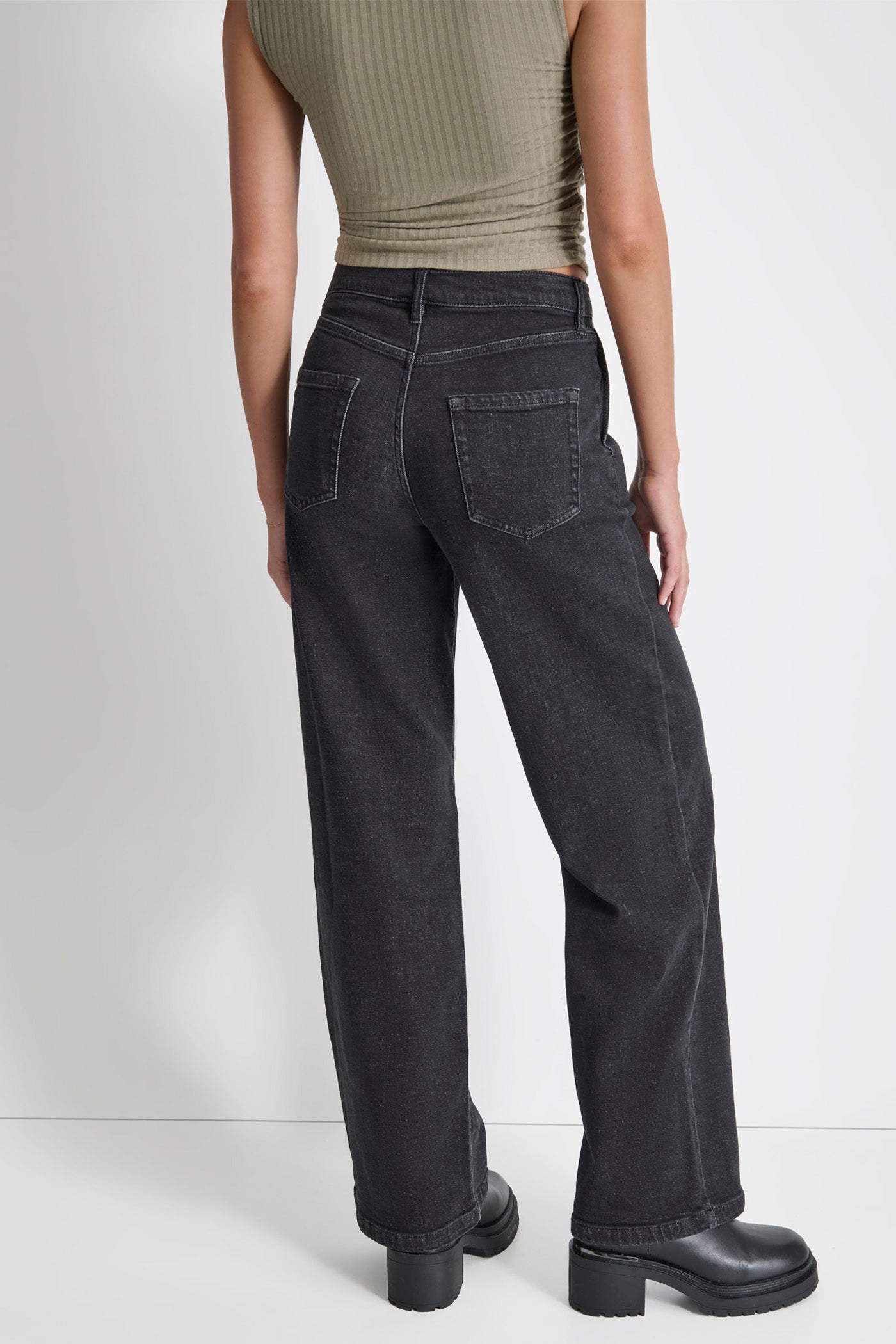 FRONT PLEAT WIDE LEG TROUSER