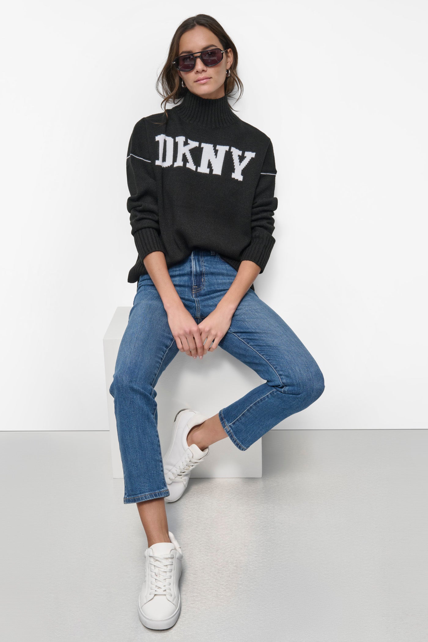 LOGO TURTLENECK SWEATER