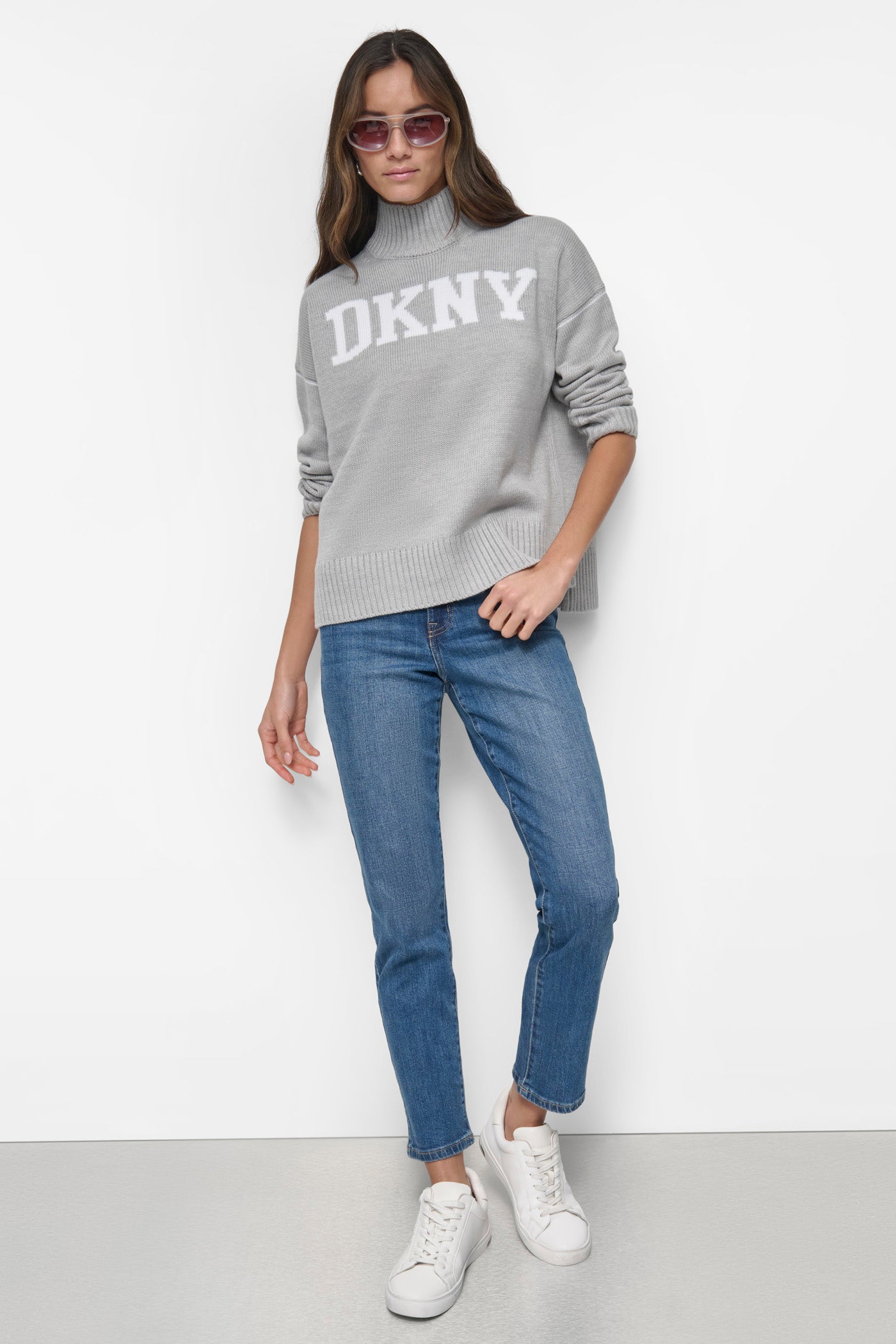 LOGO TURTLENECK SWEATER DKNY