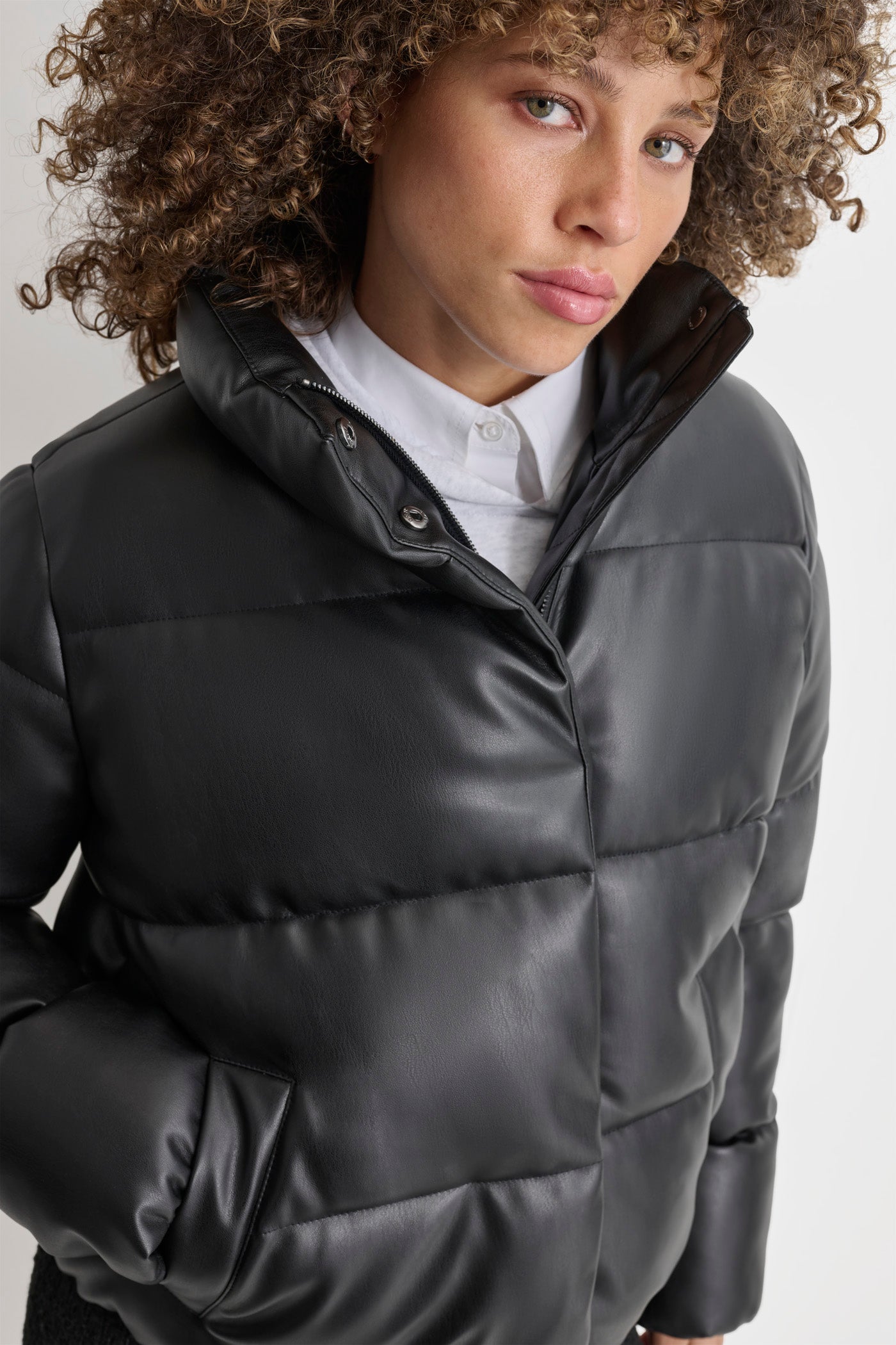 CROPPED FAUX LEATHER BOMBER