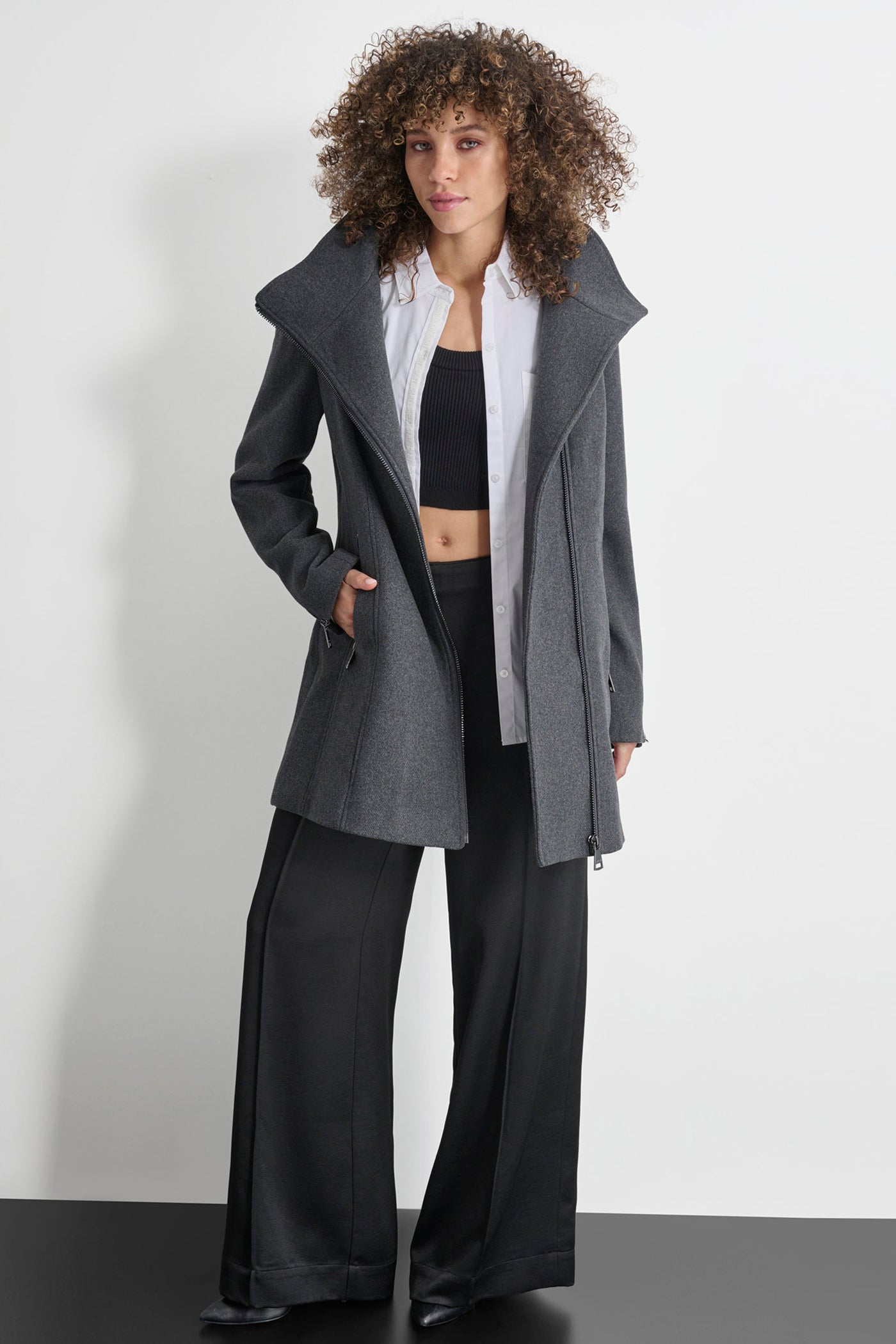 WOOL COAT WITH ZIPPER DETAIL