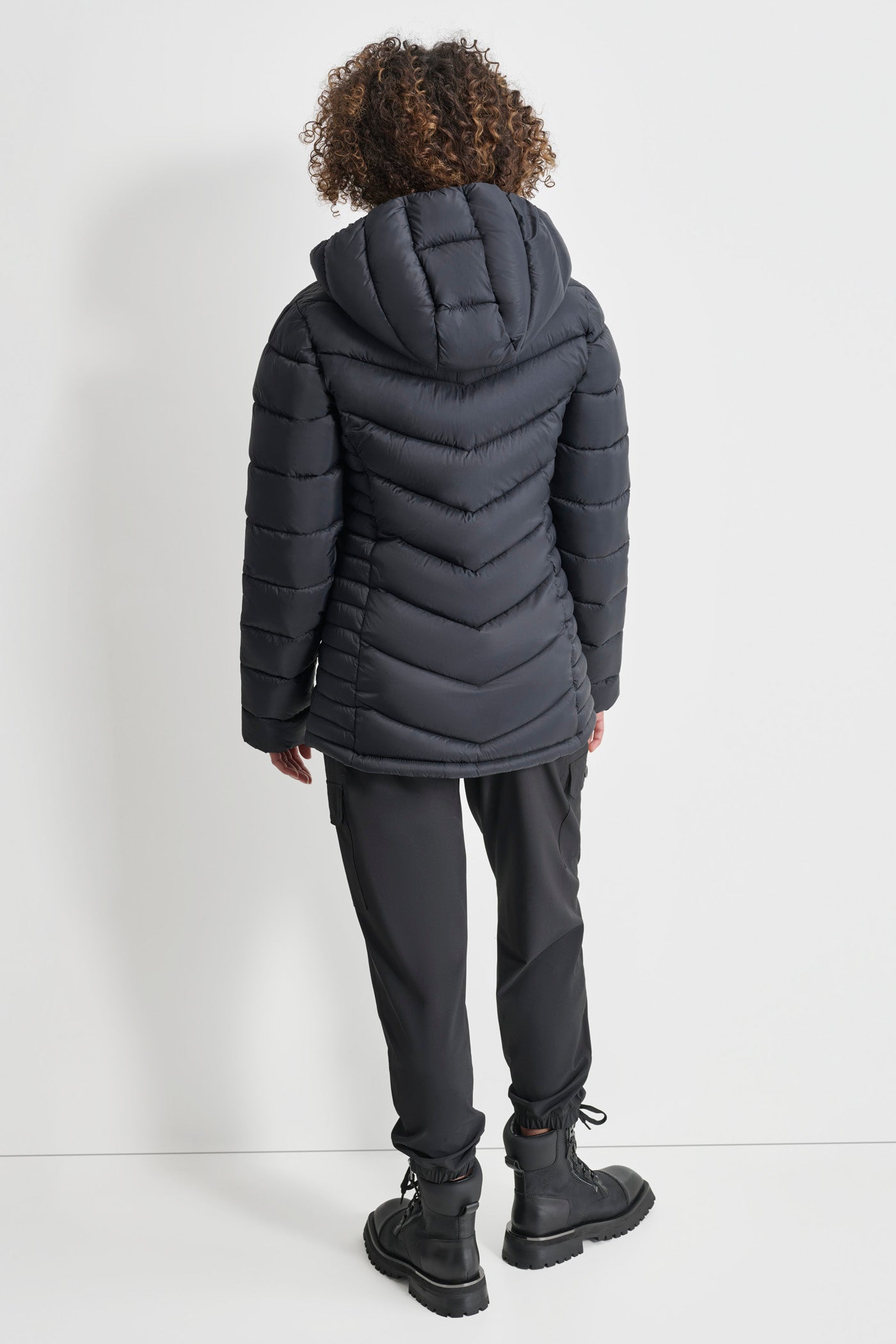 LIGHTWEIGHT PUFFER JACKET