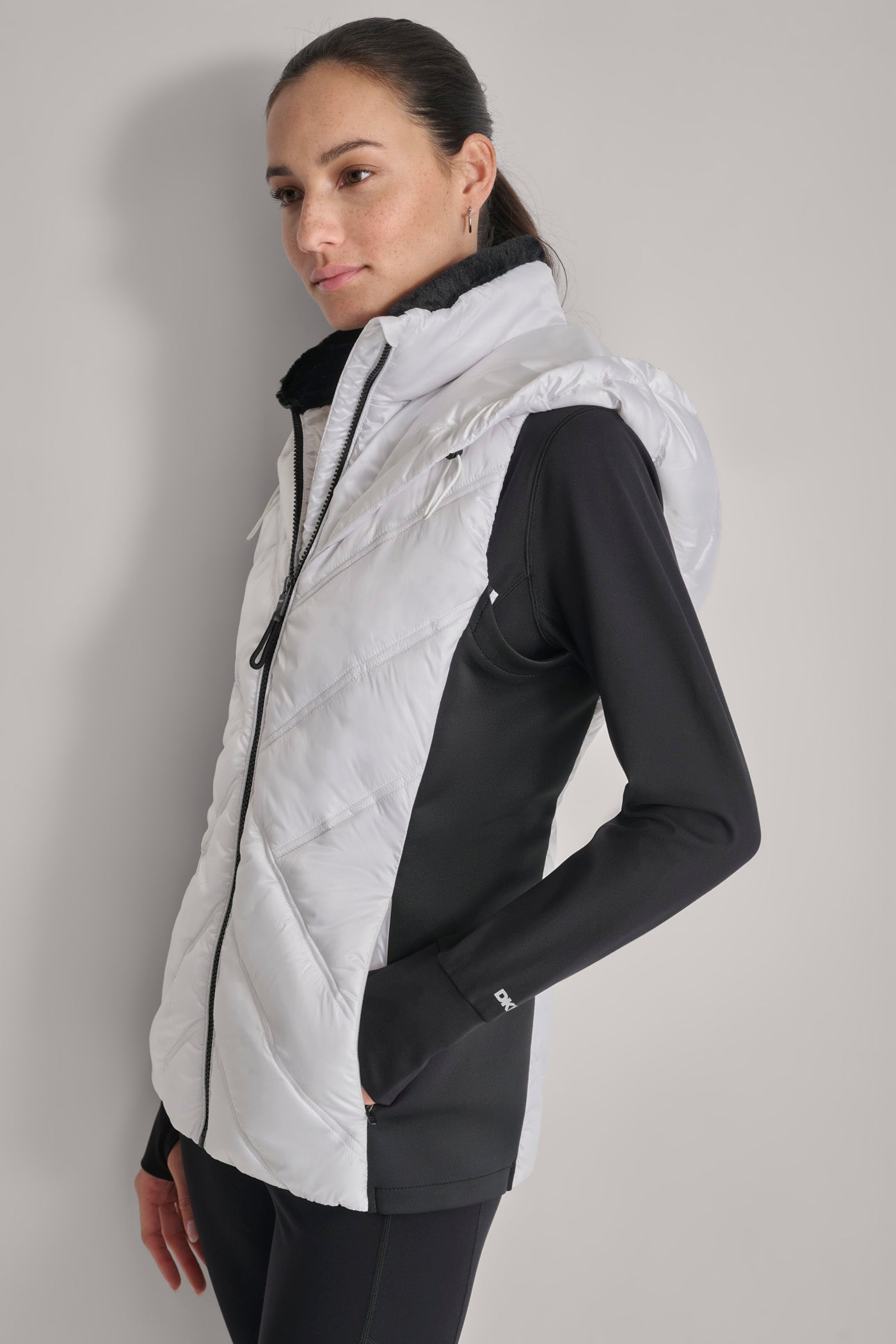 HOODED PUFFER VEST