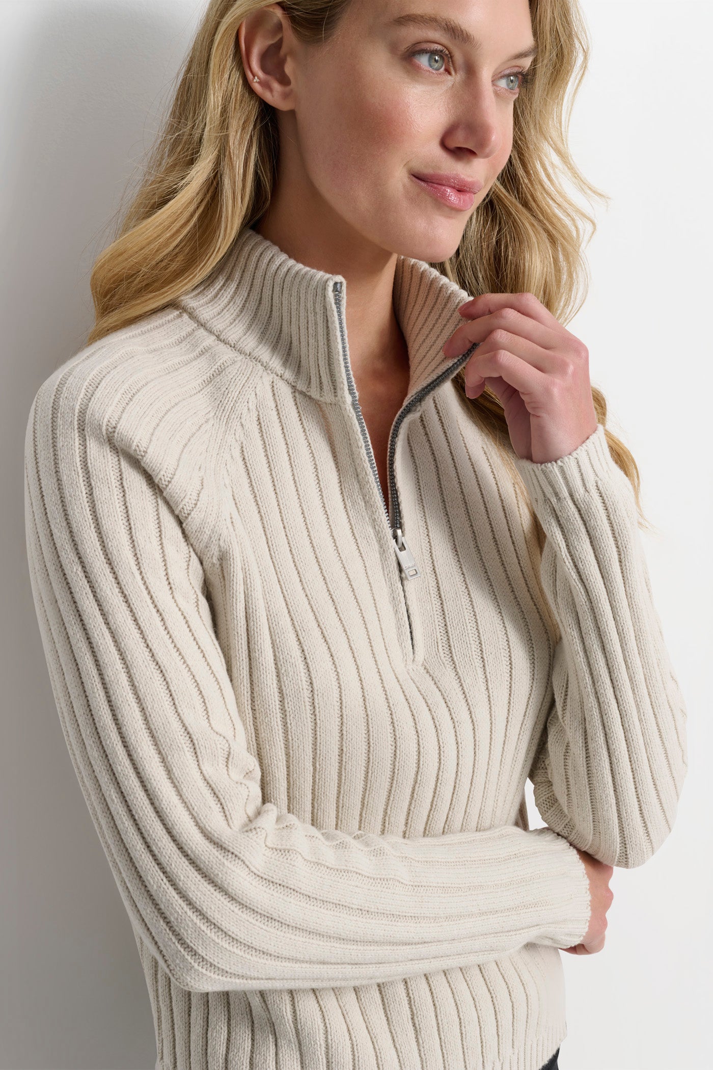 HALF ZIP MOCK NECK SWEATER DKNY