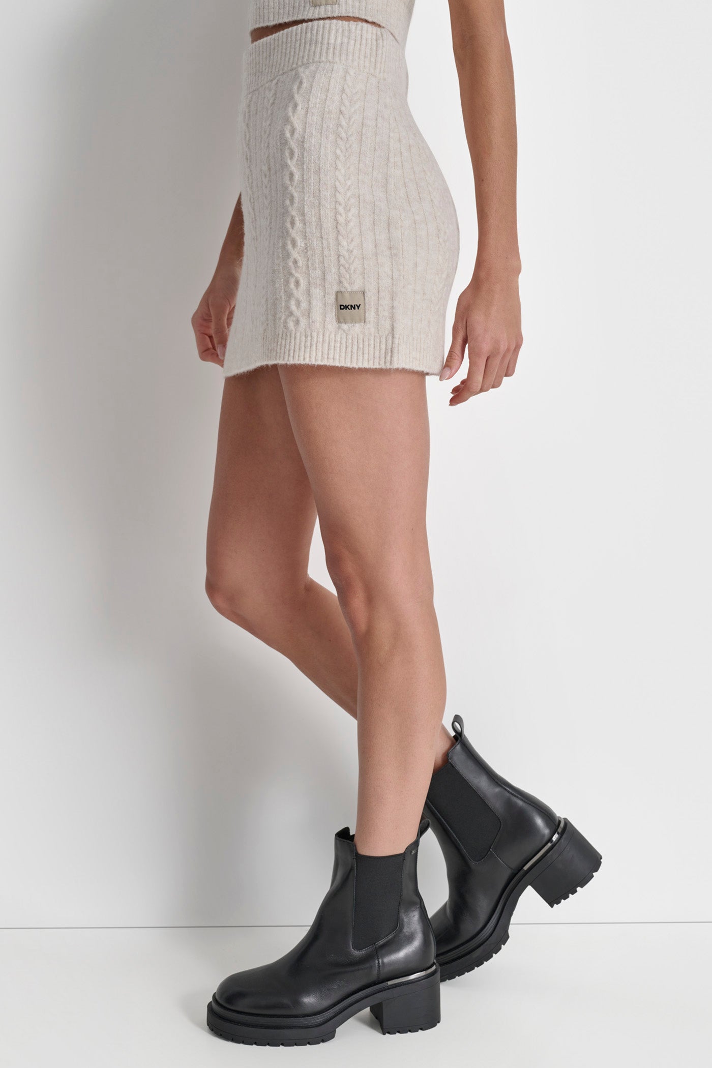 COZY CABLE SWETER MINI SKIRT