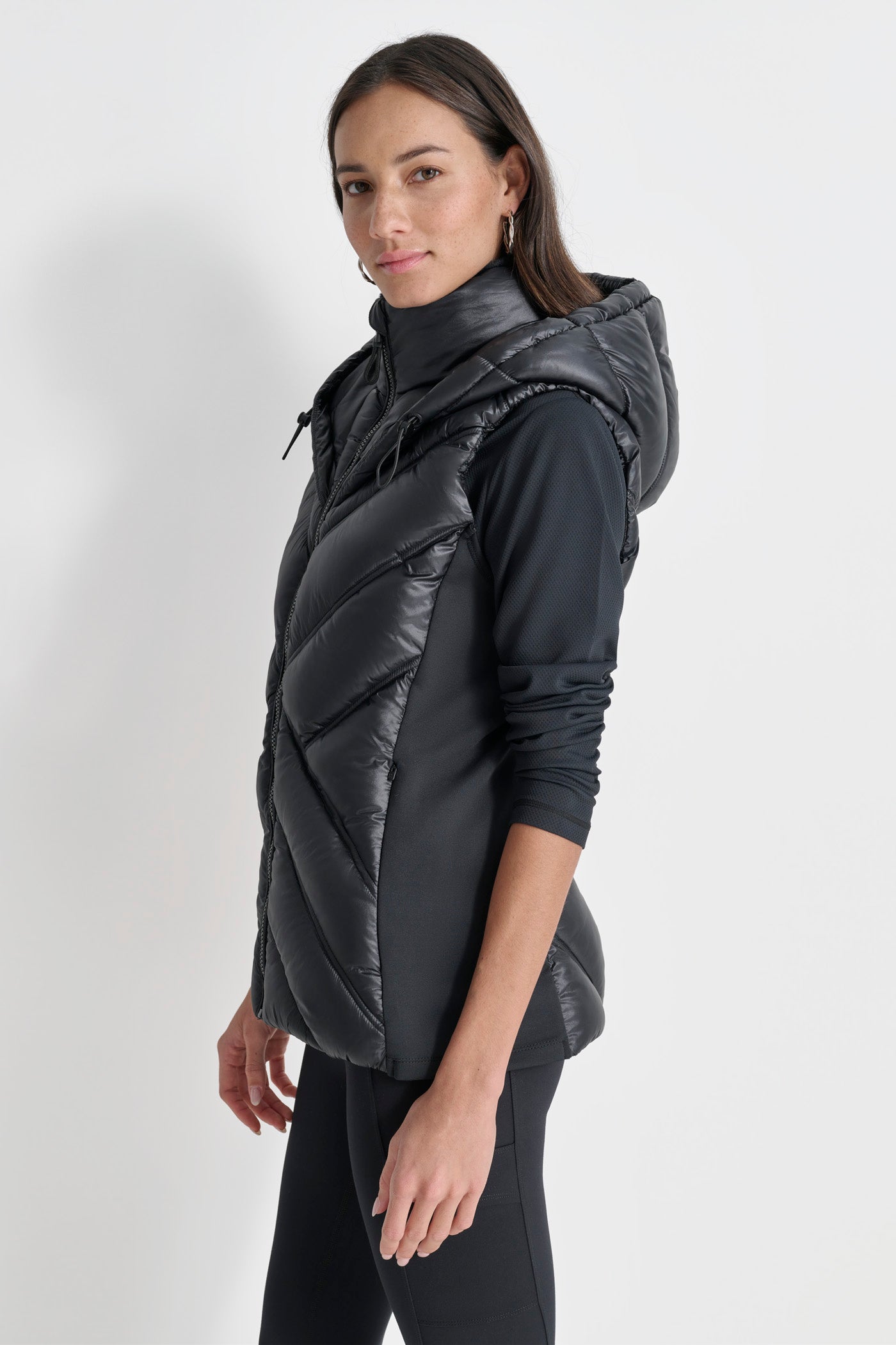 HOODED PUFFER VEST