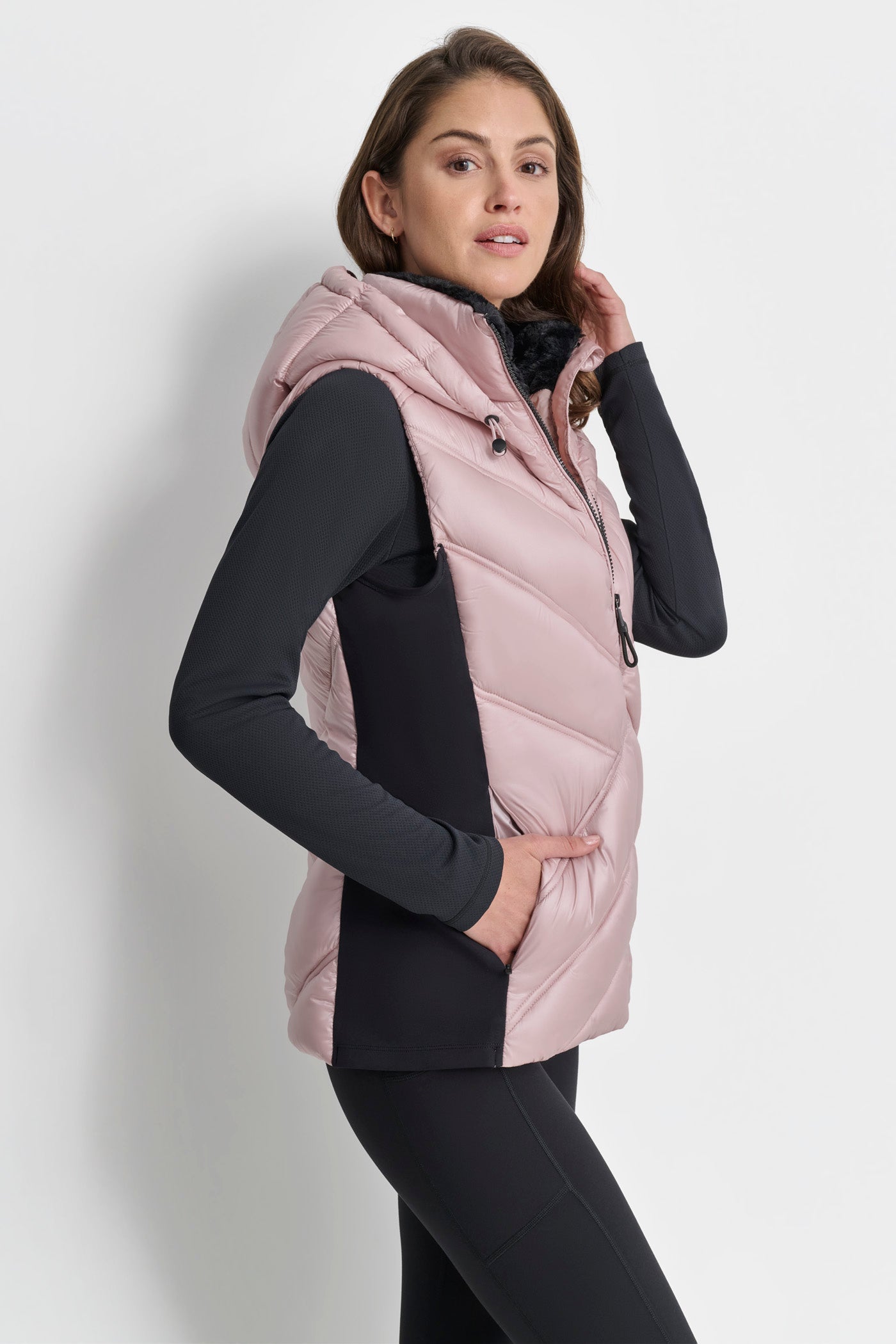 HOODED PUFFER VEST