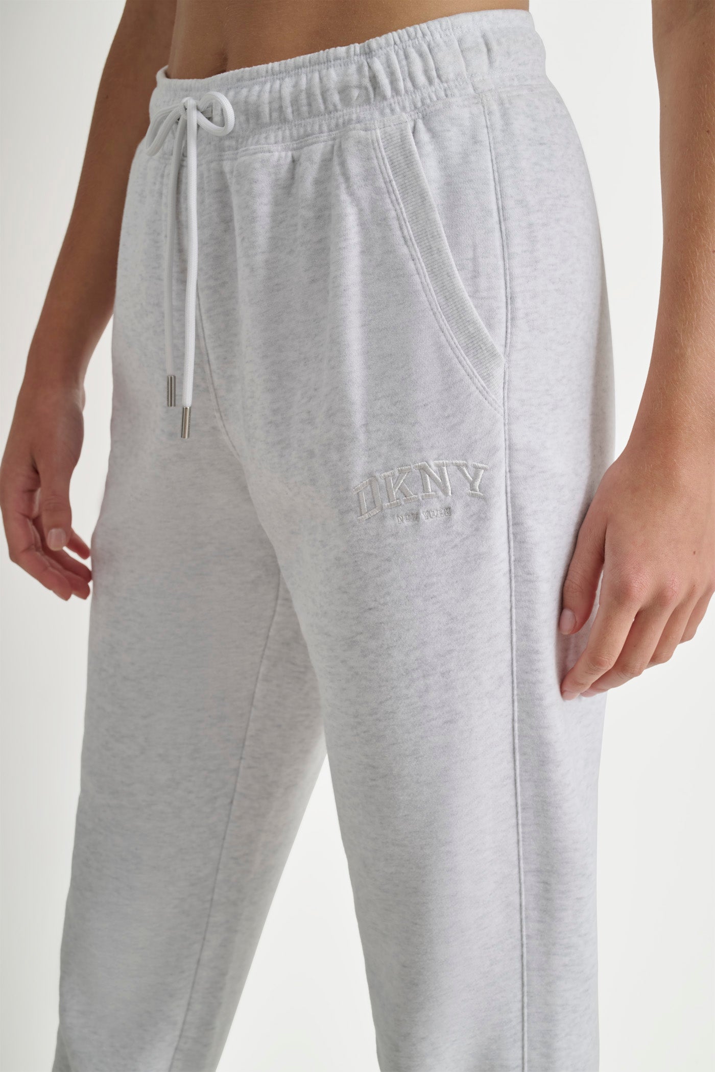 VARSITY LOGO RELAXED JOGGER