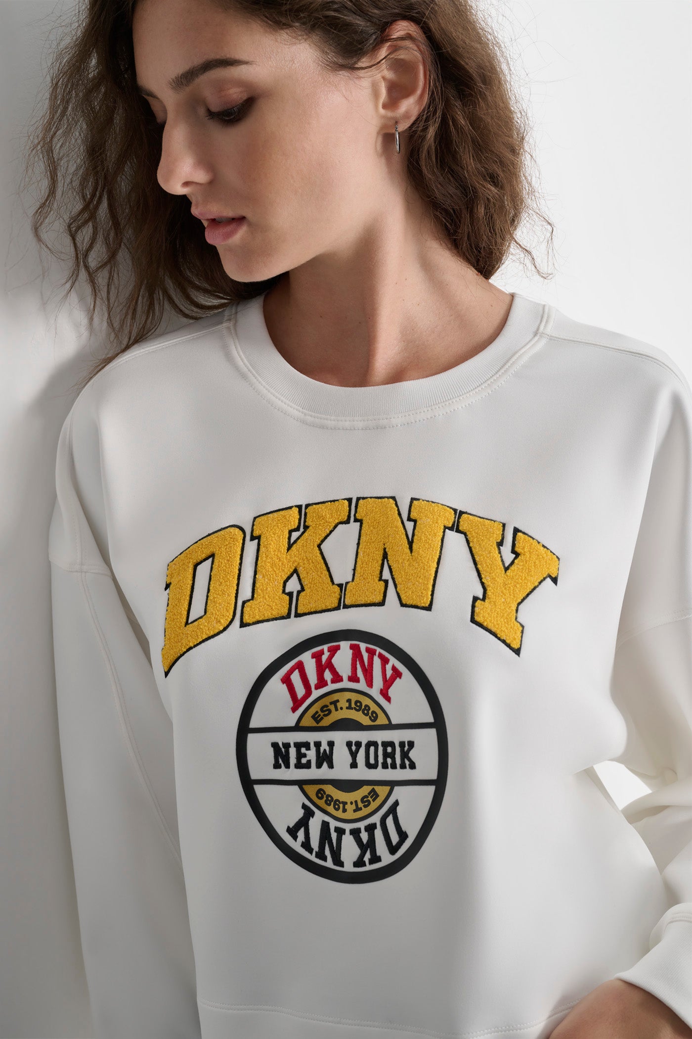 VARSITY LOGO PULLOVER